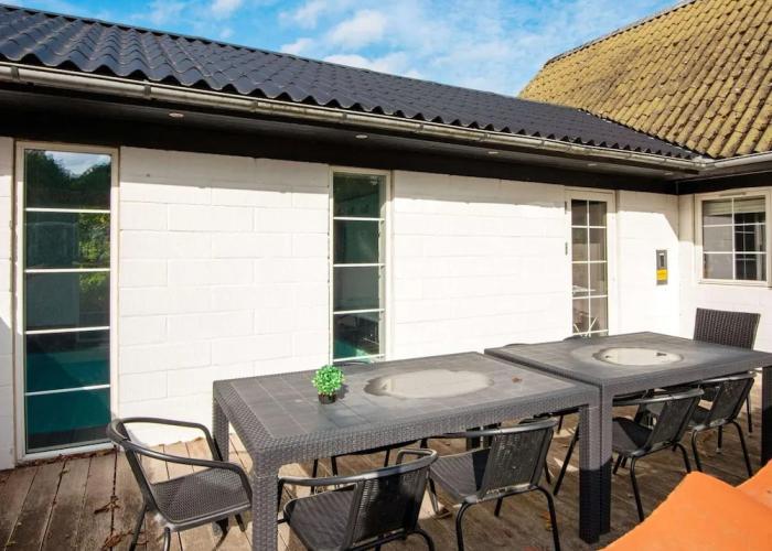 10 Person Holiday Home in Allingabro-by Traum