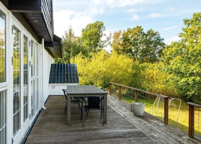 10 Person Holiday Home in Allingabro-by Traum