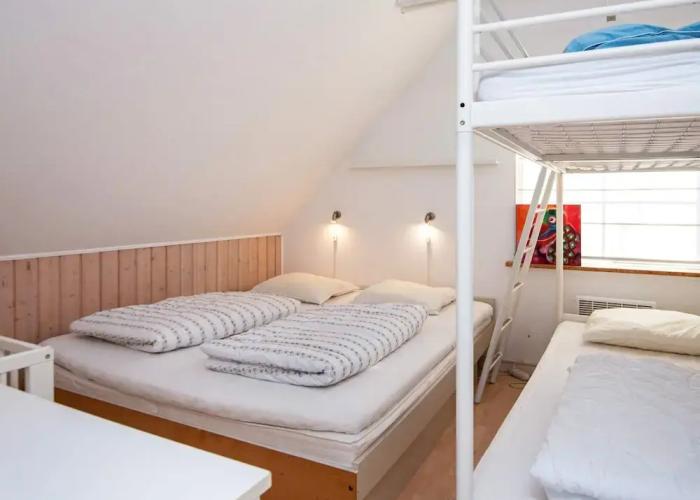 10 Person Holiday Home in Allingabro-by Traum