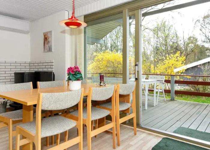 6 Person Holiday Home in Glesborg