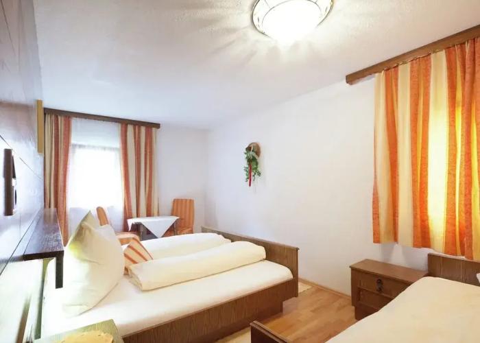 Guesthouse in Vent With Balcony