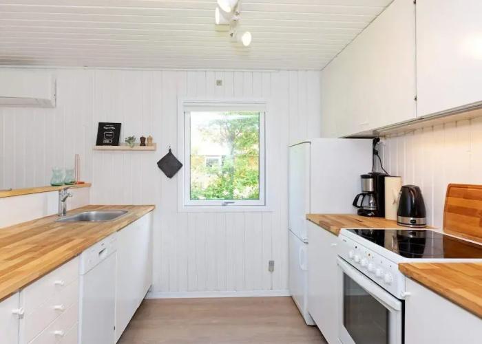 6 Person Holiday Home in Hals