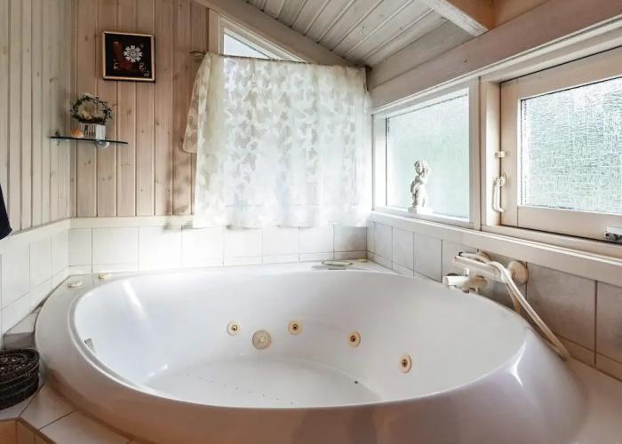 6 Person Holiday Home in Hals