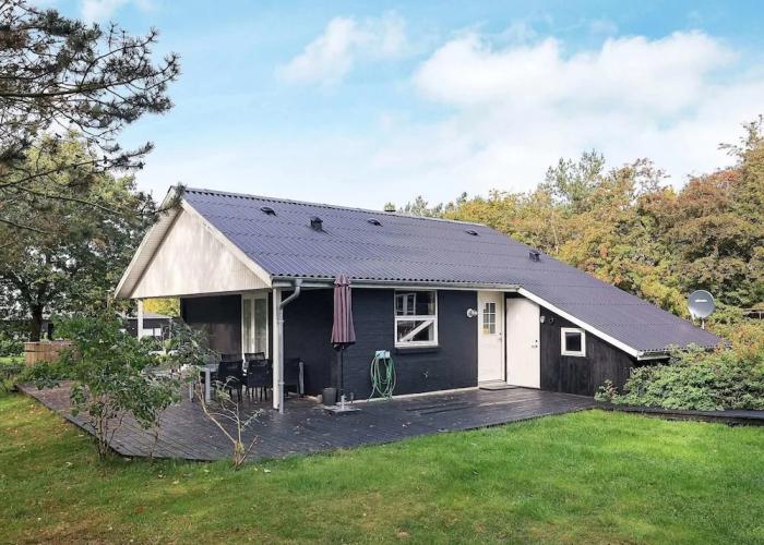 8 Person Holiday Home in Skals