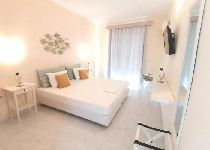 Akrogiali Hotel