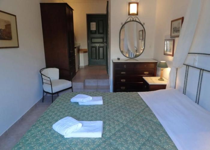 Dionysos Hotel