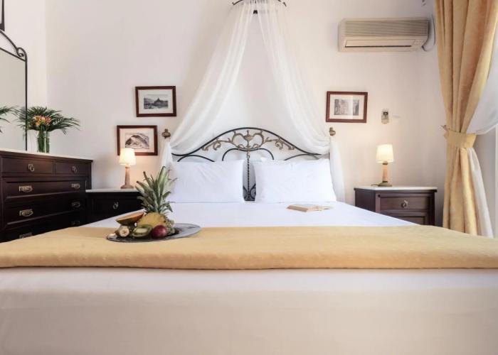 Dionysos Hotel