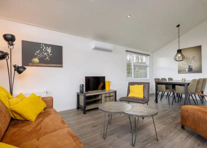 Modern Lodge With air Conditioning, in Green Twente