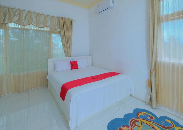 RedDoorz Syariah near Museum Lambung Mangkurat 2