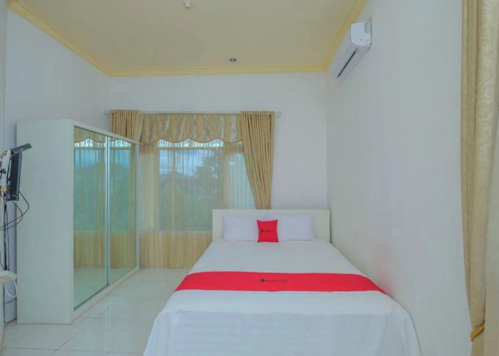 RedDoorz Syariah near Museum Lambung Mangkurat 2