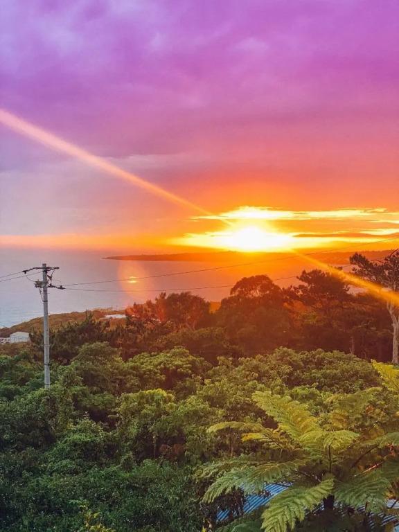 фото PANORAMA Ocean View Cottage