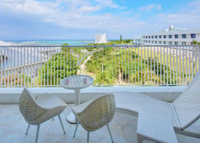 Royal View Hotel Churaumi