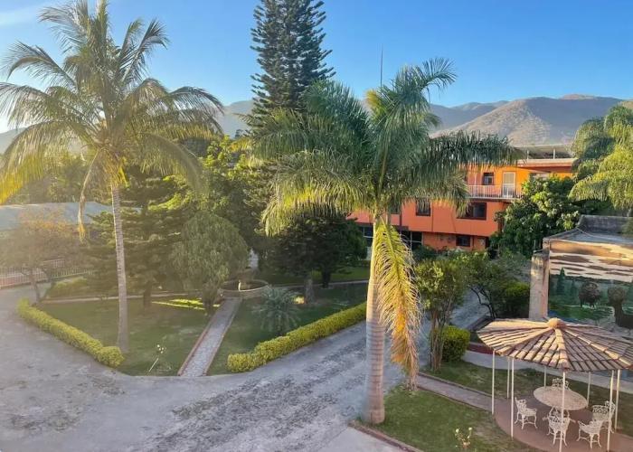 Hotel Cuatro Caminos
