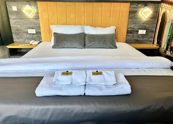 Del Medio Hotel