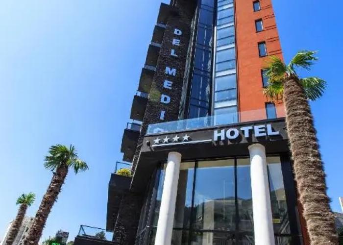 Del Medio Hotel