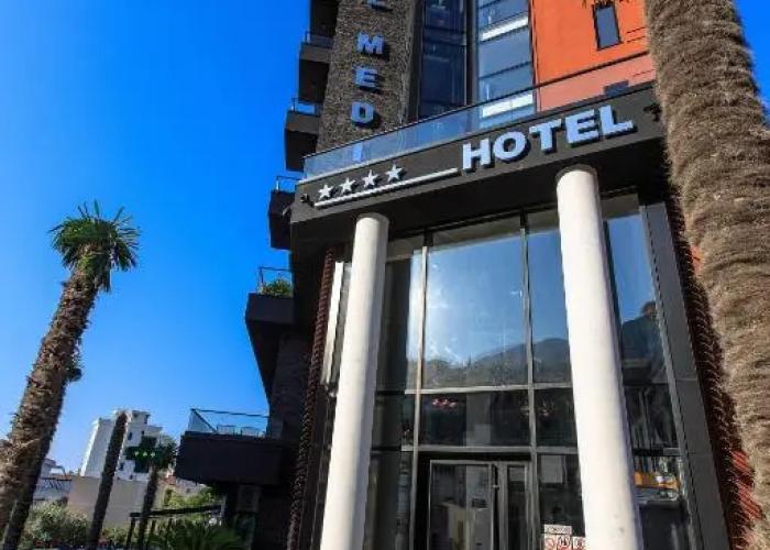 Del Medio Hotel