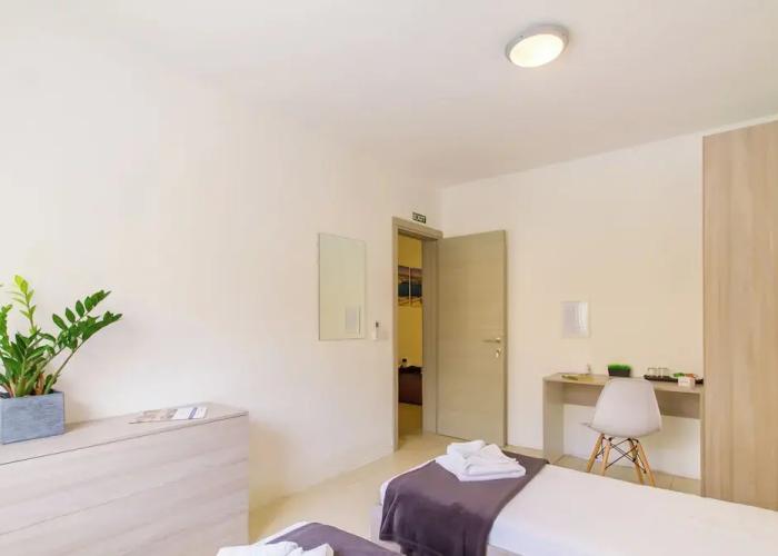 Villa Swieqi with shared room nb1