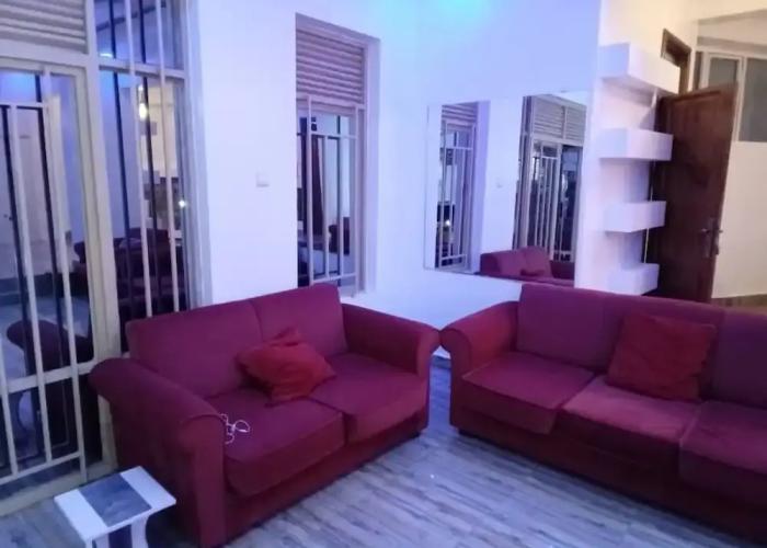 Queen Greenstars Apartment