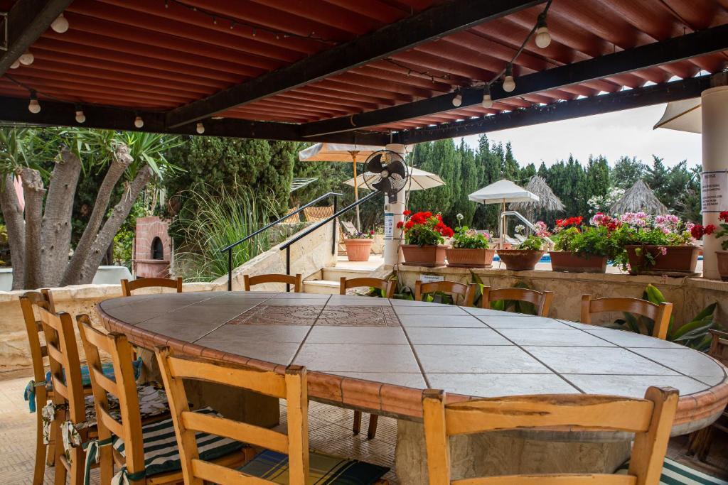 Ta' Bertu Host Family Bed & Breakfast