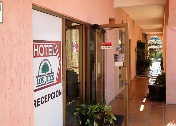 Los Jitos Hotel & Suites