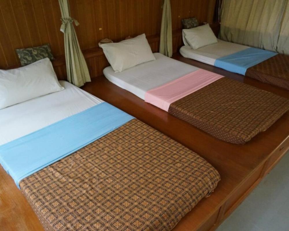 Country Lakeview Hotel