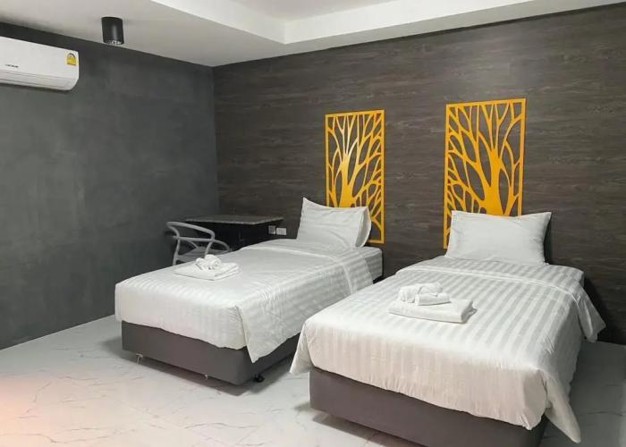 Chainatgrand Hotel