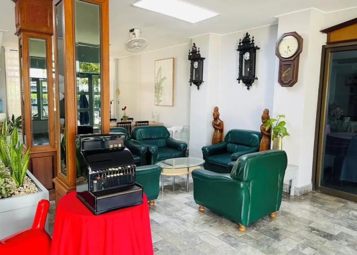 Chainatgrand Hotel