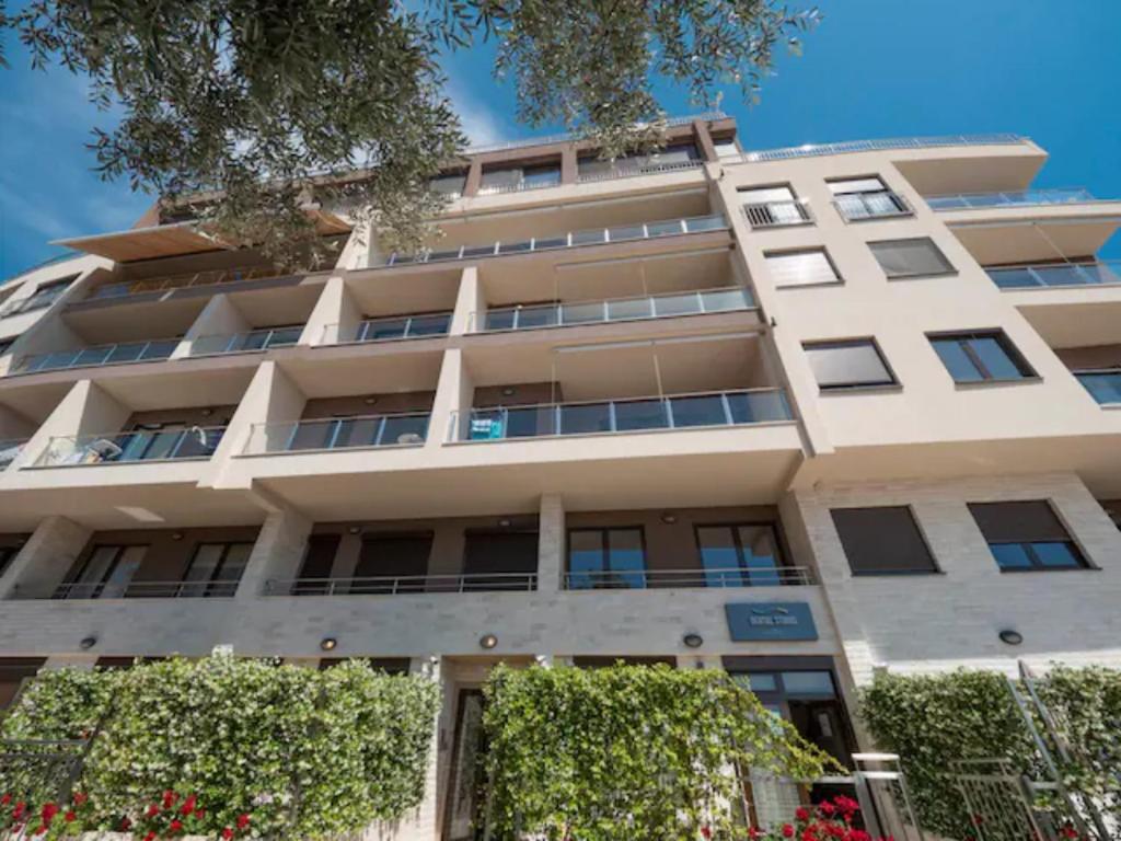 Regina's Residence-One Bedroom Apartment