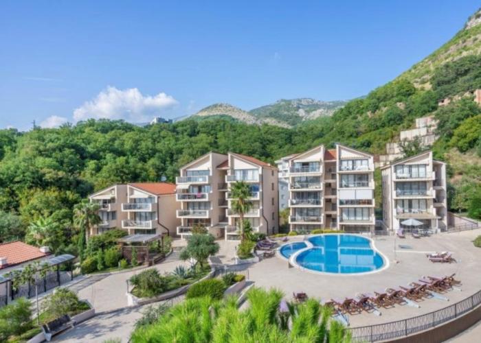 Luxe Azure Residence Apartments