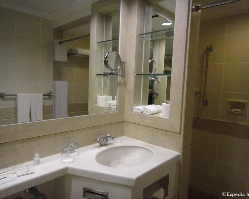фото Quest Plus Conference Center, Clark