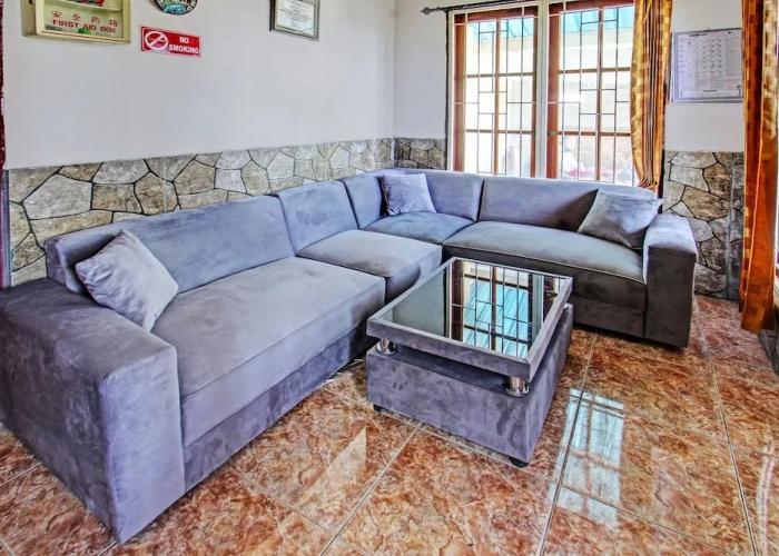 OYO 92059 Archi Homestay