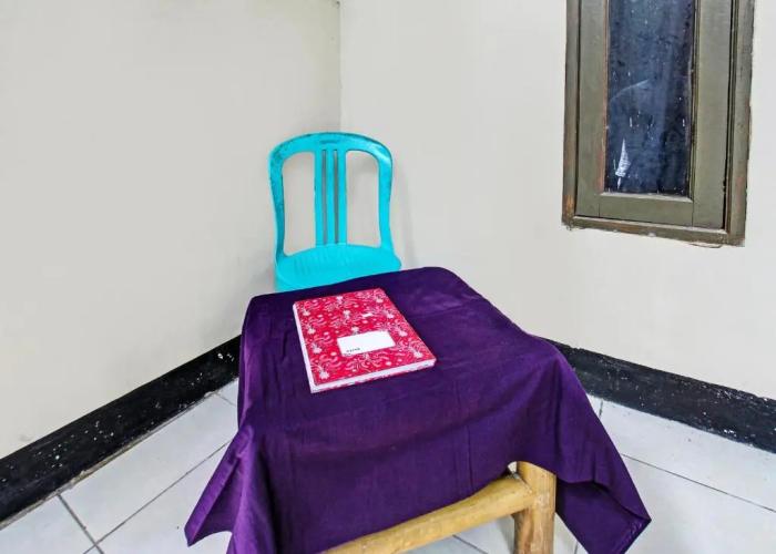 OYO 92149 Ashooy HomestayNearWisata Desa sedau