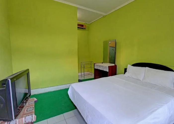OYO 92849 Hotel Dienda Hayu Near Alun Alun Tastura