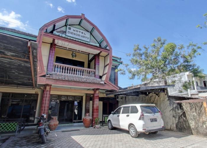 OYO 92849 Hotel Dienda Hayu Near Alun Alun Tastura