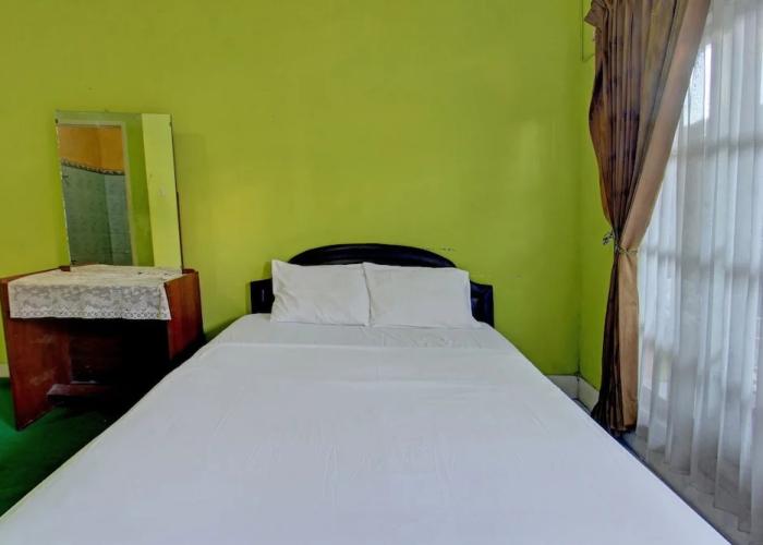 OYO 92849 Hotel Dienda Hayu Near Alun Alun Tastura