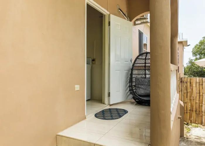 Adorable 1Bed Cottage Walk to the Beach