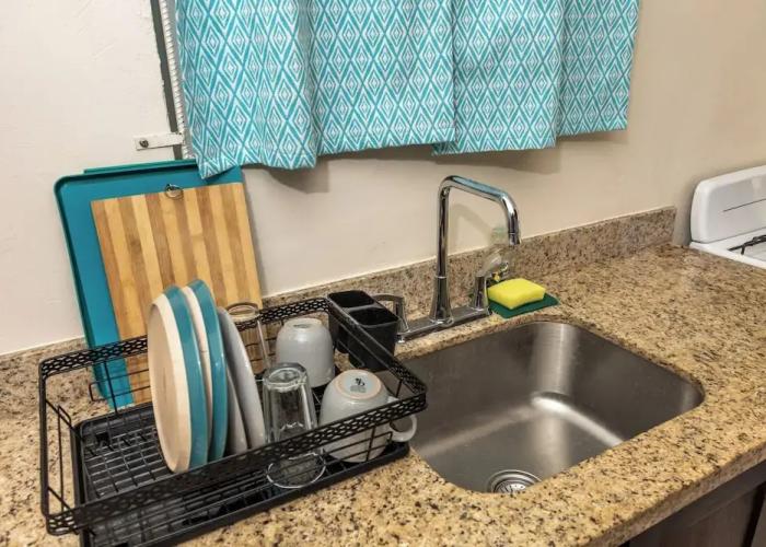 Adorable 1Bed Cottage Walk to the Beach