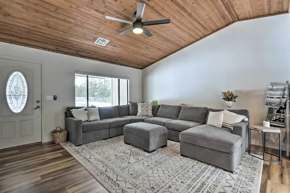 ~ 8 Mi to State Park & Trails: Pine Mountain Home