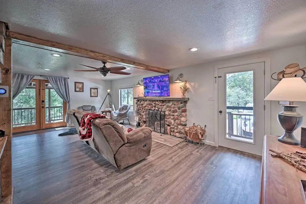 Hot Tub, Game Room: Dog-friendly Pine Cabin!