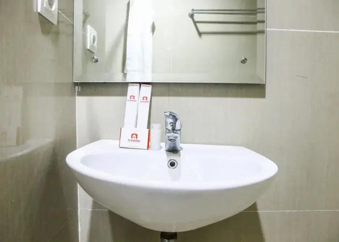 Pool View Studio Ara Residance Apartement Near Gading Serpong