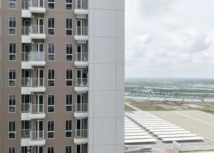 Well Furnished Studio Room At High Floor Tokyo Riverside Pik 2 Apartment