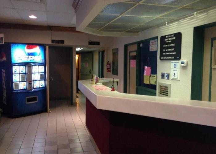 Sundre Motor Inn