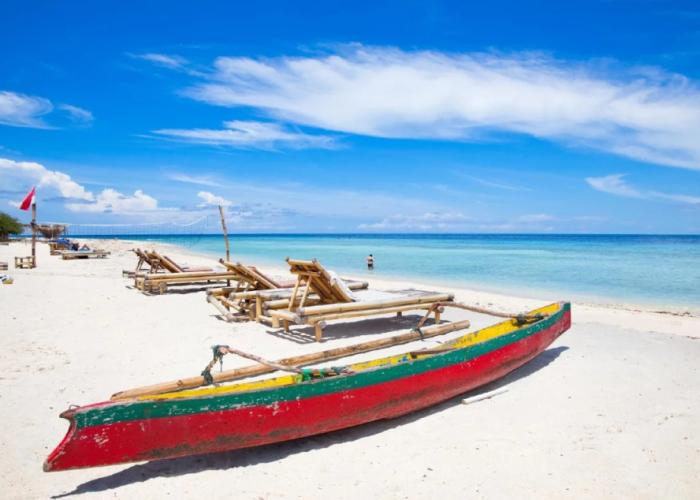 Biru Meno Beach Bungalows