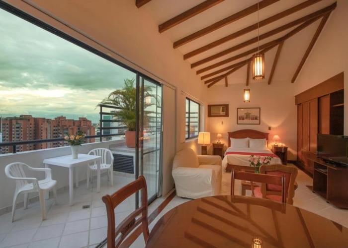 Travelers Apartamentos & Suites Castellón de Juanambú