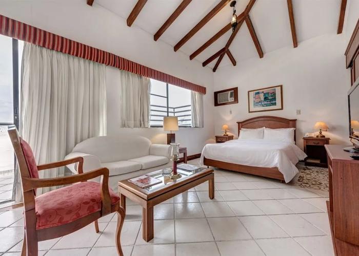 Travelers Apartamentos & Suites Castellón de Juanambú