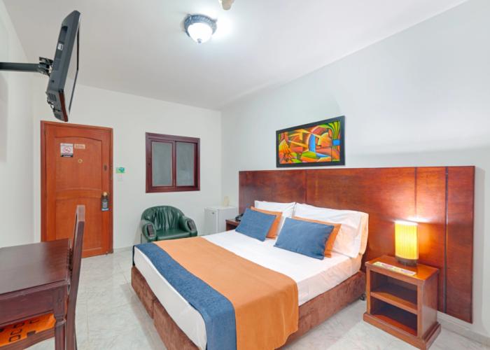 TAMA Hotel Granada Real Cali