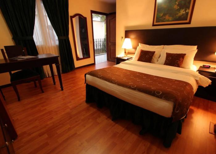 Hotel San Fernando Real
