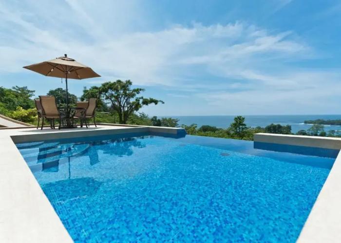 Red Frog Beach Island Resort