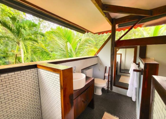 Casa Cayuco Eco-Adventure Lodge