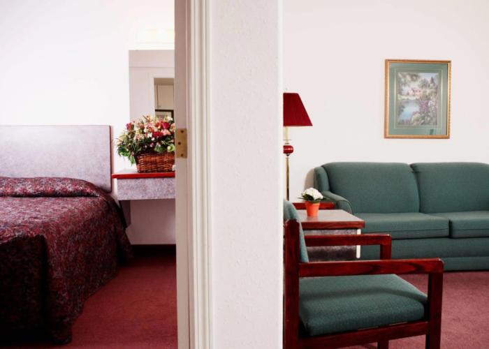 Country Club Inn